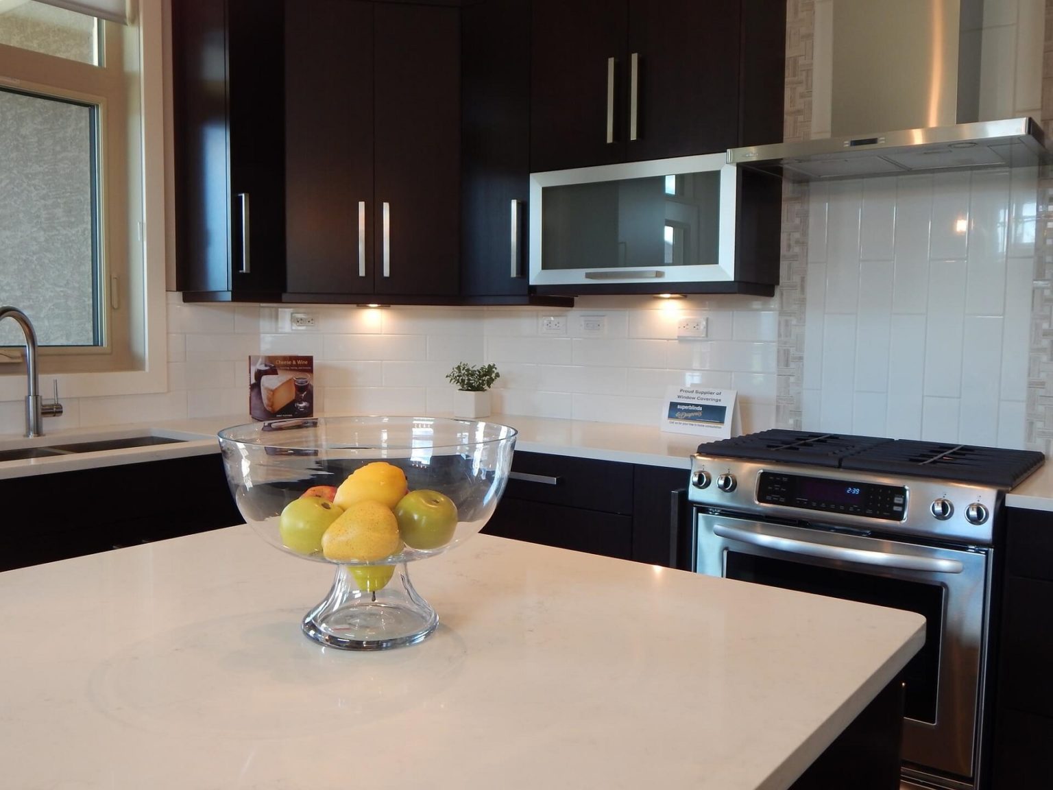 Remodeling Ways To Make A Small Kitchen Look Bigger