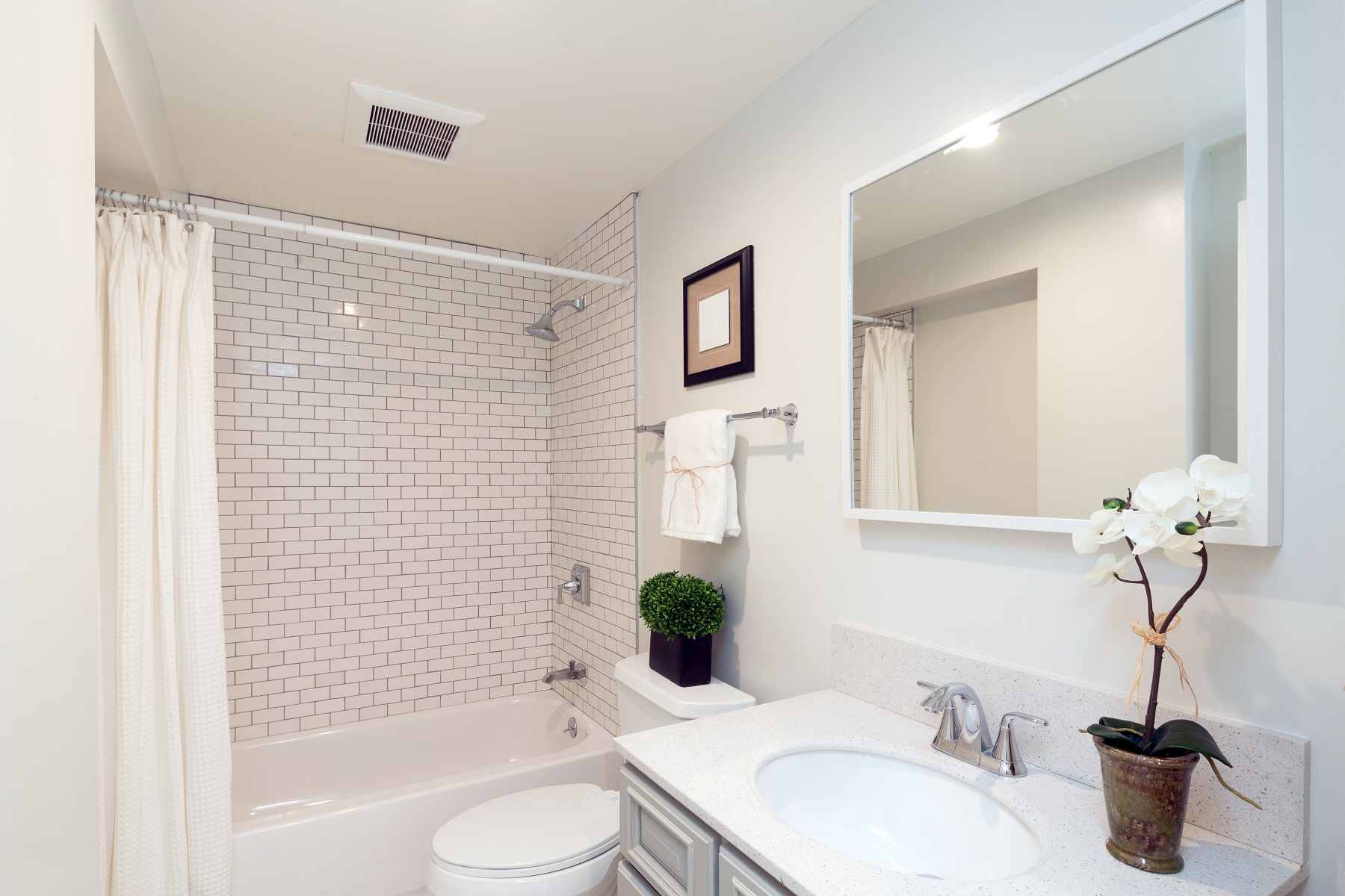 Smart Remodeling in Increasing Your Bathroom Space
