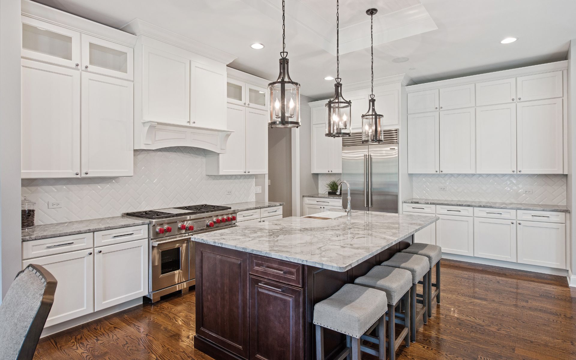 Kitchen Island VS Peninsula: How to Choose What's Best for Your Layout & Budget