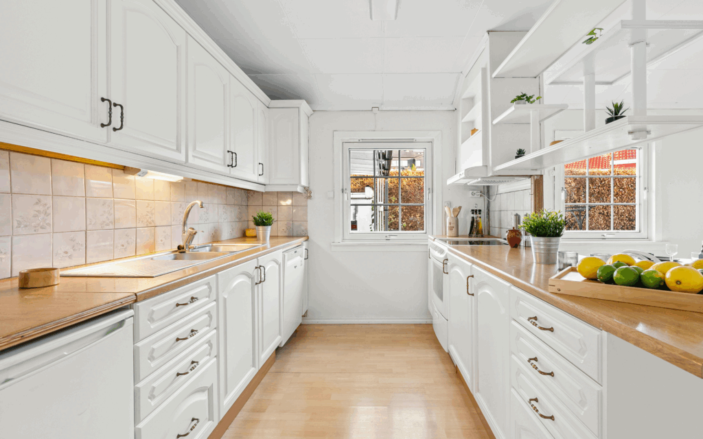 Light and bright kitchen