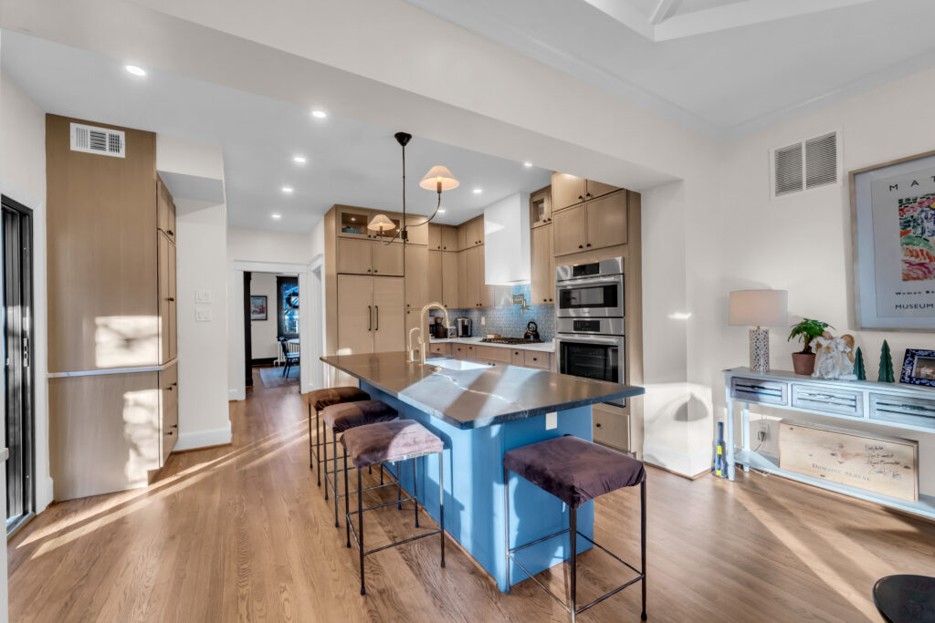 Bright Open Concept Kitchen Design in Washington DC