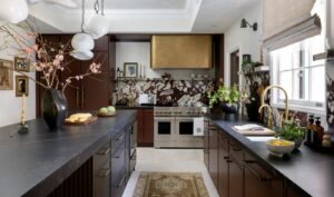Dark kitchen style